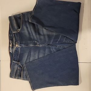 Womens size 18. Curvy crop jeans. Lots of stretch. Eddie Bauer.